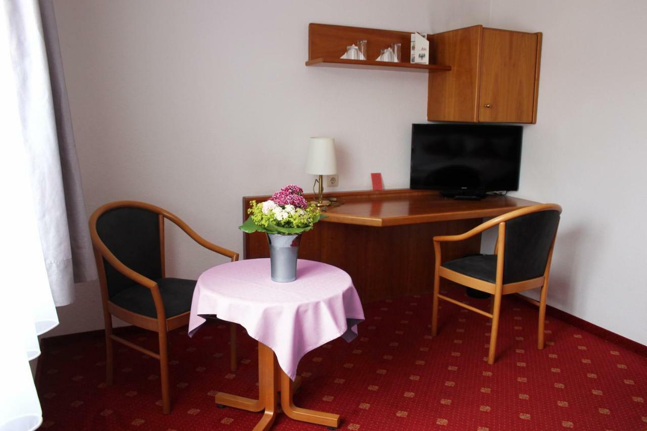Hotel Gasthof Adler Ulm Exterior photo